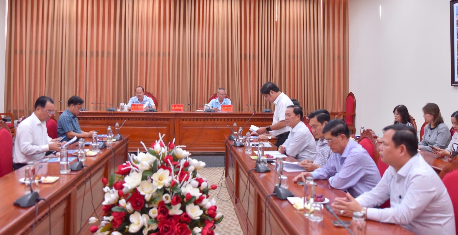Đoàn đại biểu Quốc hội tỉnh Cà Mau chuyển giao nhiệm vụ giữa hai khóa Quốc hội