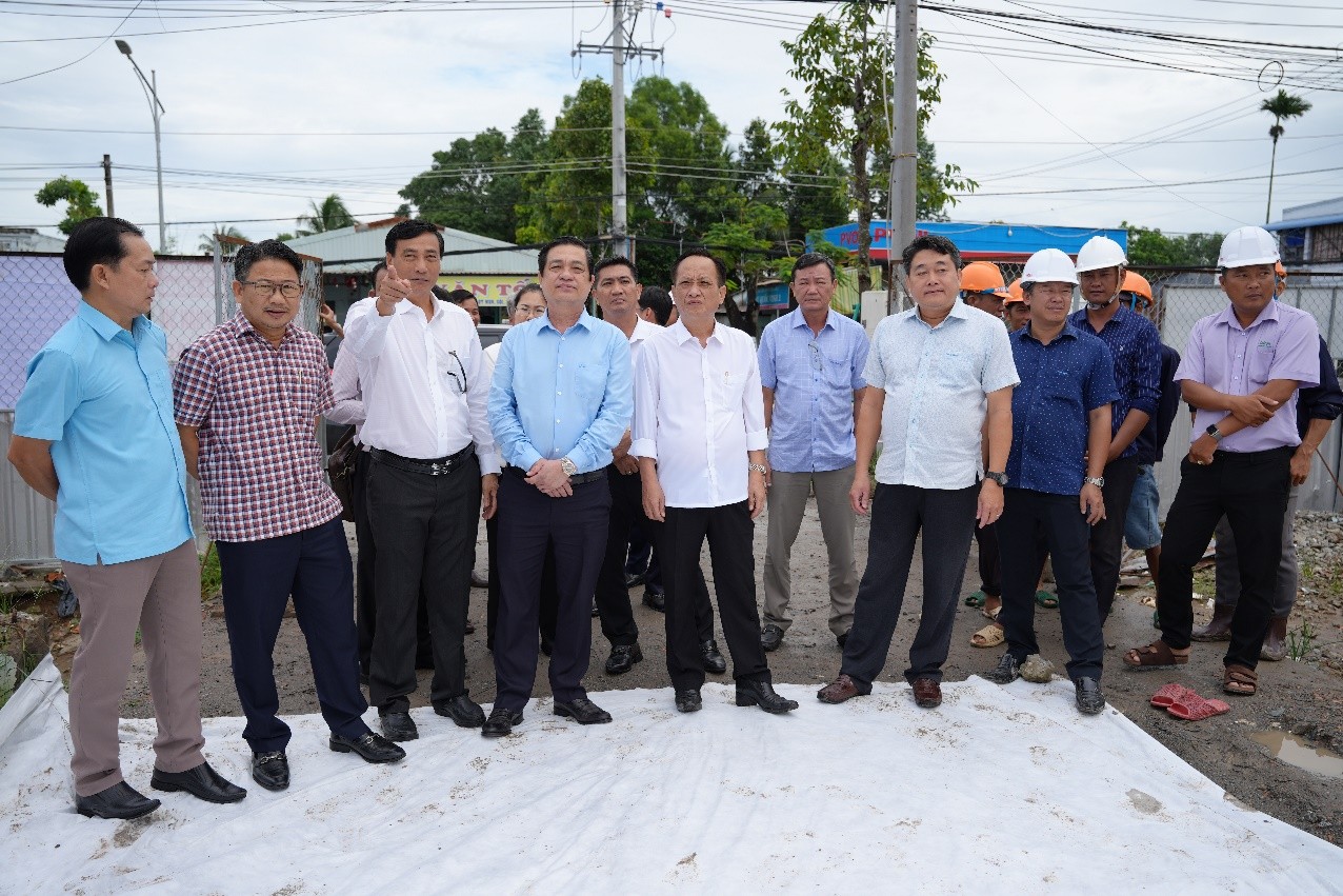 Phó Bí thư Tỉnh ủy, Chủ tịch HĐND tỉnh Phạm Văn Thiều  kiểm tra, đôn đốc tiến độ các công trình giao thông trọng điểm