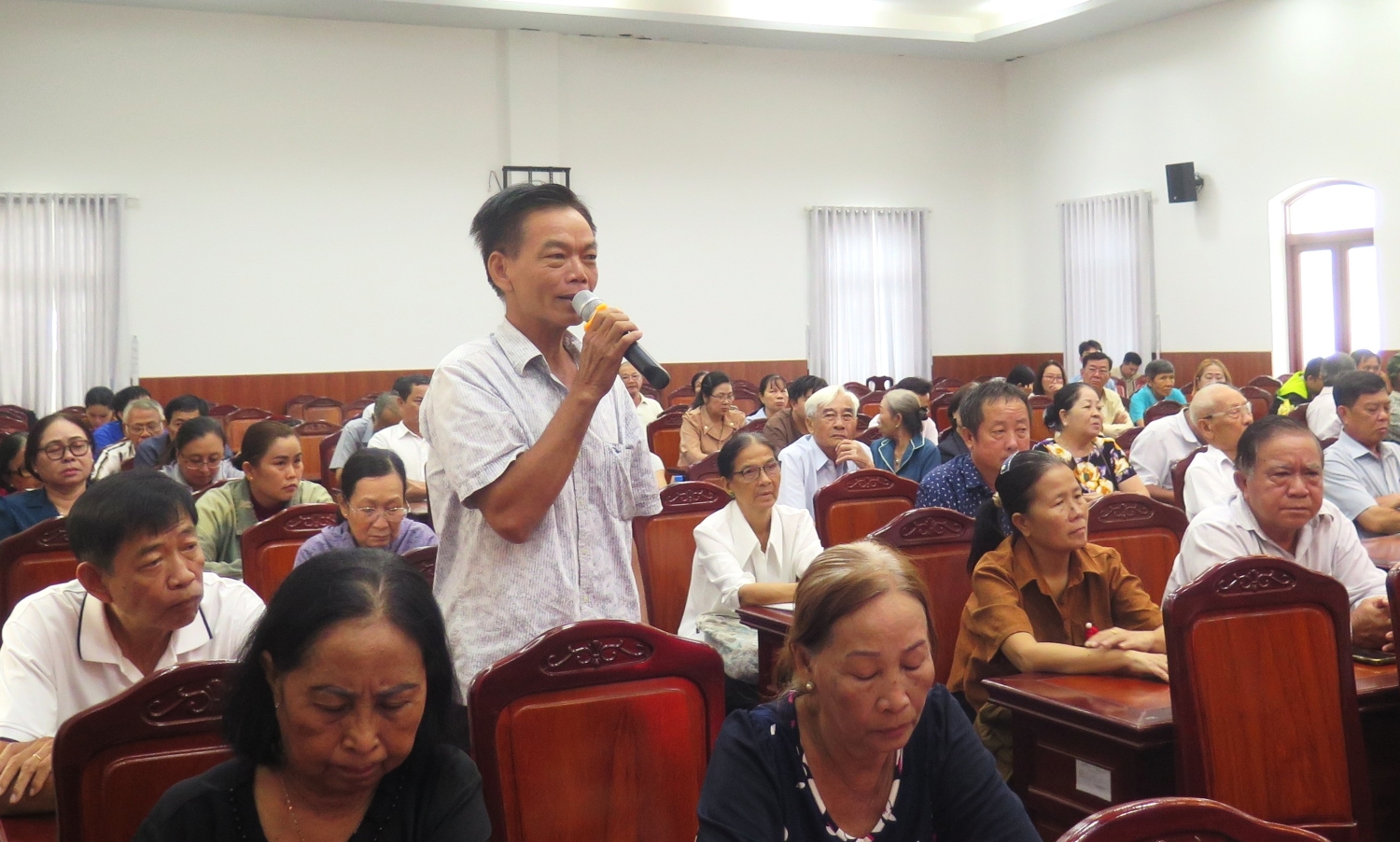 Tổ đại biểu HĐND tỉnh (Tổ 17) tiếp xúc cử tri tại phường Bạc Liêu và xã Hòa Bình