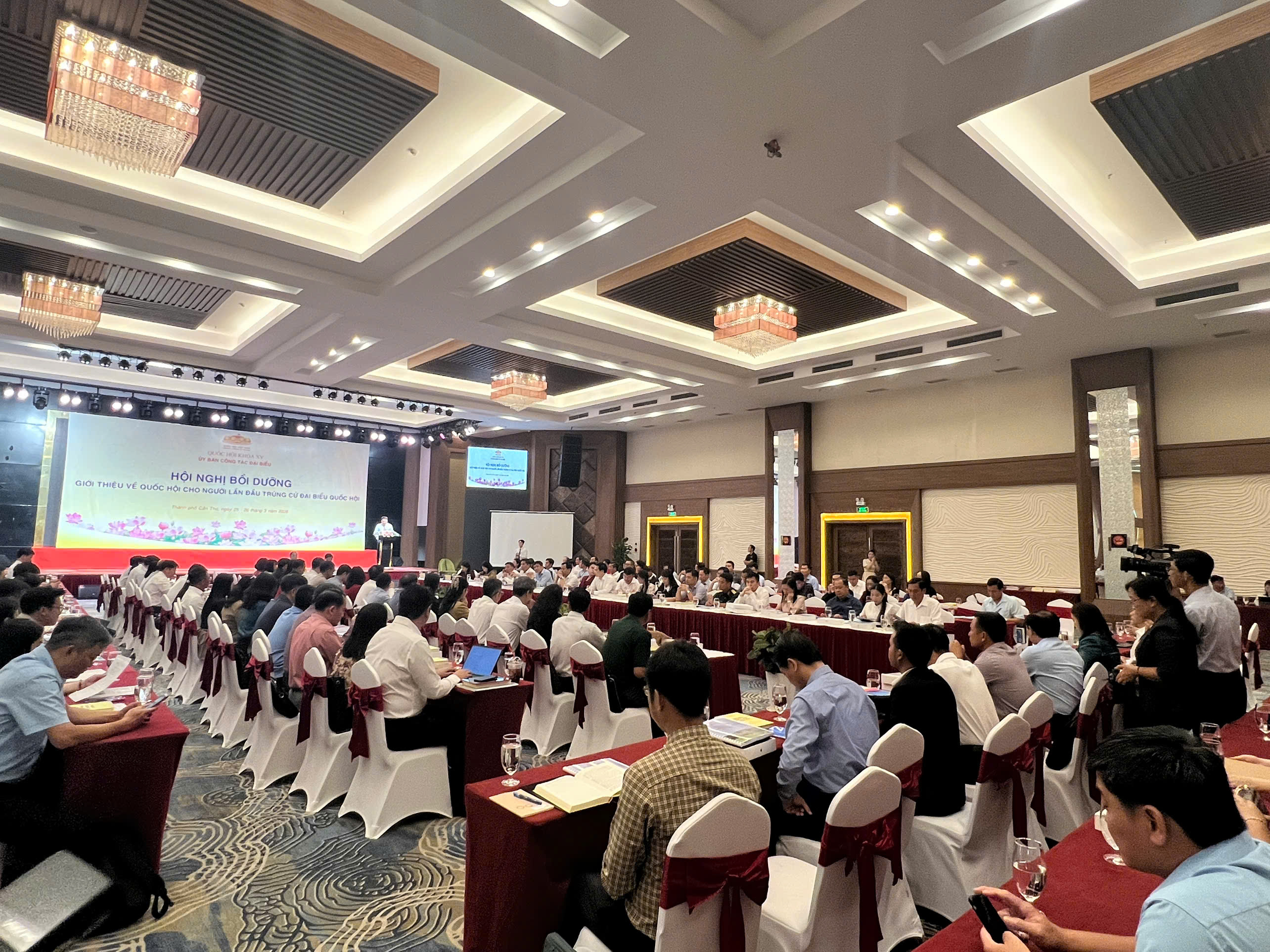 Bồi dưỡng kiến thức về hoạt động Quốc hội cho đại biểu lần đầu trúng cử